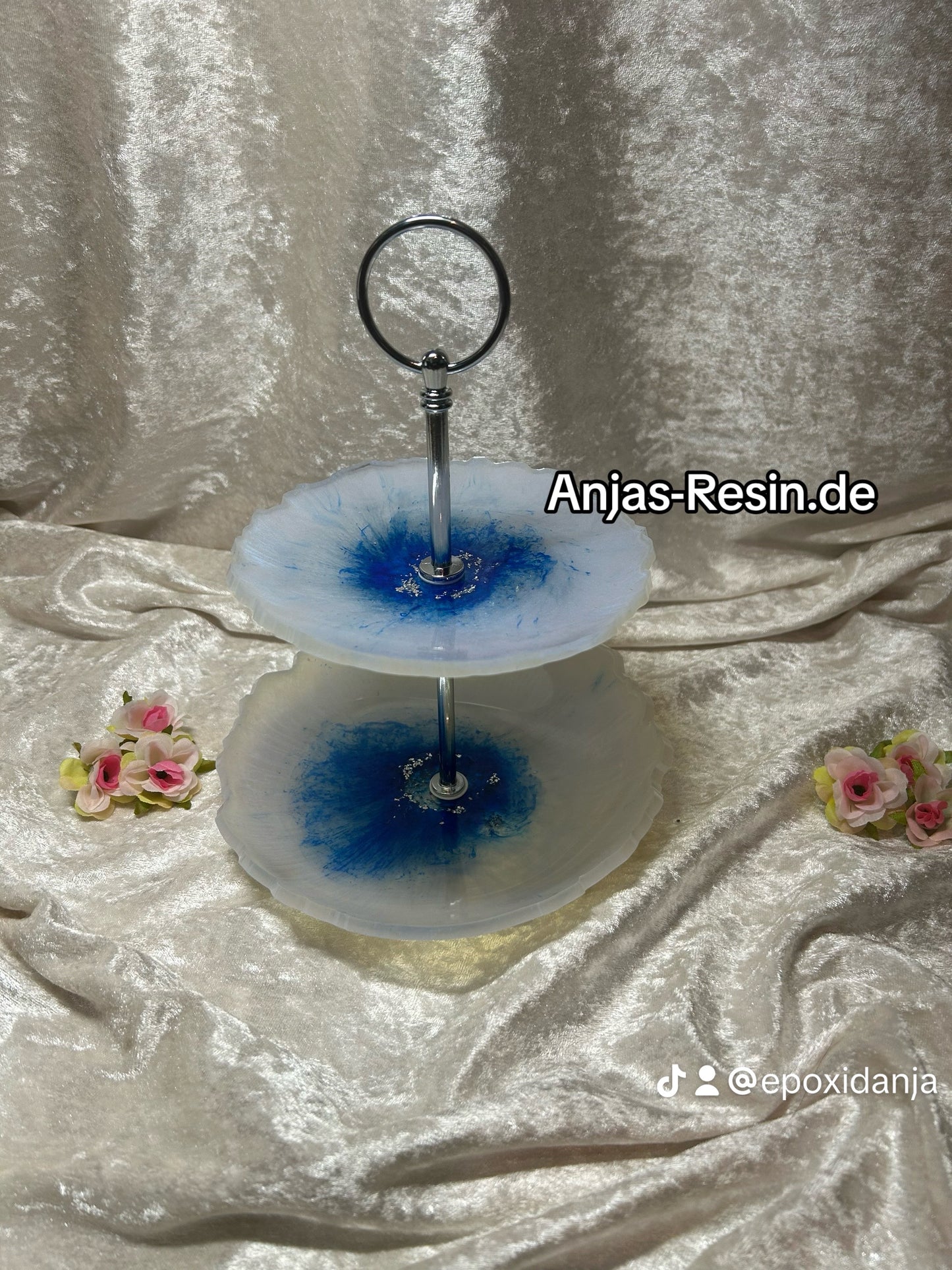 2stöckige Etagere in Schalenform